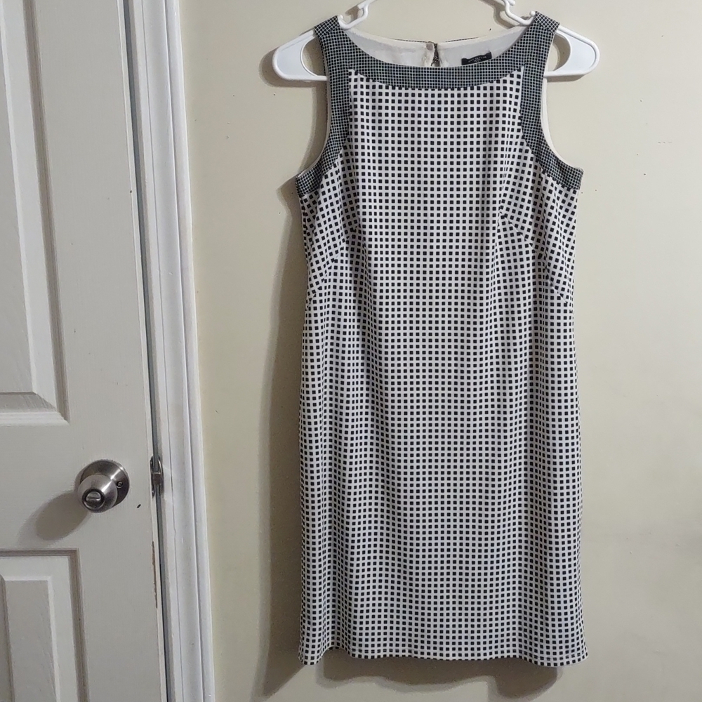 Ann Taylor Black & White Sleeveless Business Casual Shift Dress
